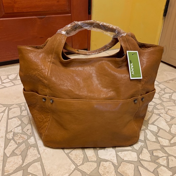 Leather tote bag NWT